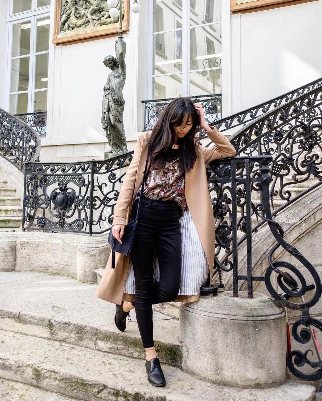 のインスタグラム：「I know you’ve seen this look twice already, but I have to give one last shoutout to @natesnotwoke for capturing moments from the afternoon spent in my favorite part of the city... 🇫🇷」
