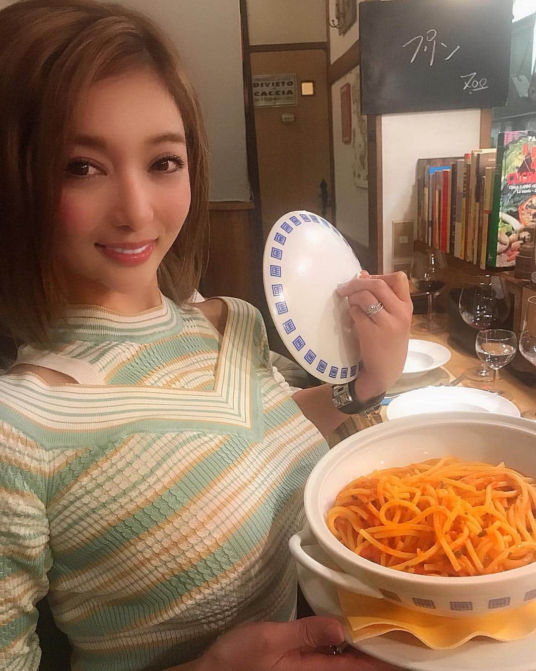 濱野りれのグルメインスタ