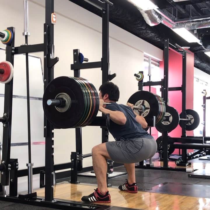 のインスタグラム：「BSQ変わらず... 4ヶ月やって変わらないのは、切ないね💦 #strengthandconditioning #strengthtraining #weighttraining #training #workout #squat #gym #ウエイトトレーニング #トレーニング #スクワット #トレーニングジム #外苑前」
