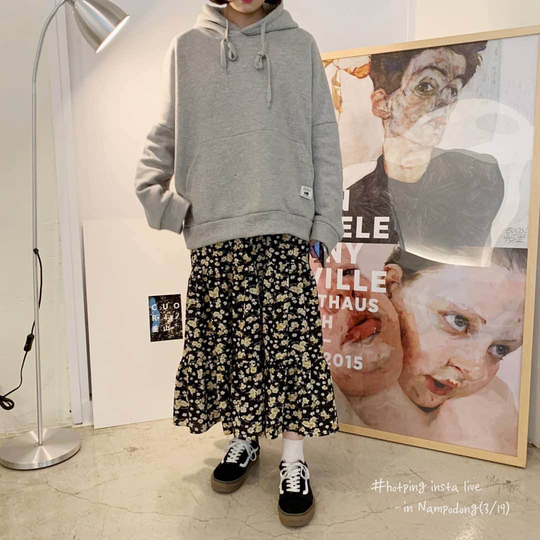 のインスタグラム：「本日のインスタライブは🎥<南浦の人気グルメ&カフェ紹介>を紹介しました💞 本日も実際に釜山にある南浦洞(ナンポドン)に行って案内をしました💎💕 釜山に観光に来たら絶対！食べておきたいグルメ🥞や、隠れお洒落カフェ☕️など実際にお見せしたので是非チェックしてみてください🎶♥️ 新商品でのコーデも紹介しました💖🌿 見逃しちゃった方はプロフィール画面にあるライブ録画動画から見て下さい😍✨ ー 💕ライブへのご意見・ご感想などこれからしてほしいコーデやアイテム紹介など、コメントで質問も沢山おまちしてます💕 - 💗プロフィールリンクをクリックすると商品購入ページに繋がります💗」