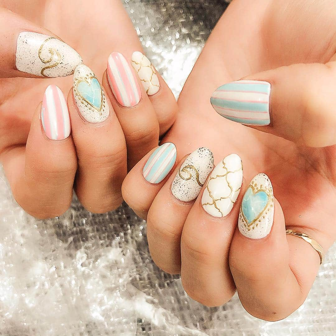 HIKARUさんのインスタグラム写真 - (HIKARUInstagram)「new nail♡ ▶︎ @relum_a_li に♡ . んーーー♡可愛いが渋滞しとる😨 半年続けたキラキラネイルは卒業して 今回から海っぽい物を🌺 ジェルしてから爪の面積広くなって 綺麗きなった💗 いつもありがとう💗 💅  RELUM  @relum.official . ☎️ 03-6450-4230 . 👩‍🦰担当  @relum_a_li . 〒150-0013 東京都渋谷区恵比寿4丁目11-8 グラン・ヌーノ 502 平日11：00～21：00（最終受付19：00） 日.祝日11:00～20:00 (最終受付18: 00)  #newnail #nail #new #stone #japan #japanesegirl #ebisu #tokyo #cjd_hikarunail #ネイル #秋ネイル #埋め尽くしネイル #ニットネイル  #ツイードネイル #恵比寿」3月19日 19時17分 - hikaru__0211