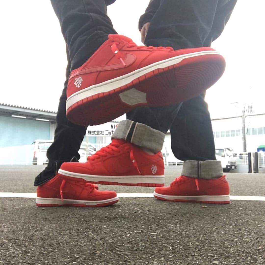 STREAKのインスタグラム：「. #streak_gallery. . .  @nabeyakibibinba_1122 さんの  #nike#nikesb#gdc#girlsdontcry を取り入れた一枚📷✨ . _______________________________________________________ ▽Kicks:Nike×Girls Don't Cry _______________________________________________________ "フォロワー限定企画" #streak_gallery  @streak_official . 上記2件をタグ付けしてpostすると貴方のpostが紹介されるかも!?☺️ 奮ってご応募ください😝 フォロワー限定となりますので、フォローの方もよろしくお願いします🙇🙇 _______________________________________________________ . #supreme#yeezy#apparel#ootd#nike#LA#assc#424#vlone#antisocialsocialclub#streak#ストリーク#ストリートファッション#ロサンゼルス#コラボ#ストリート女子#ストリート男子#シュプリーム女子#海外ファッション _______________________________________________________」