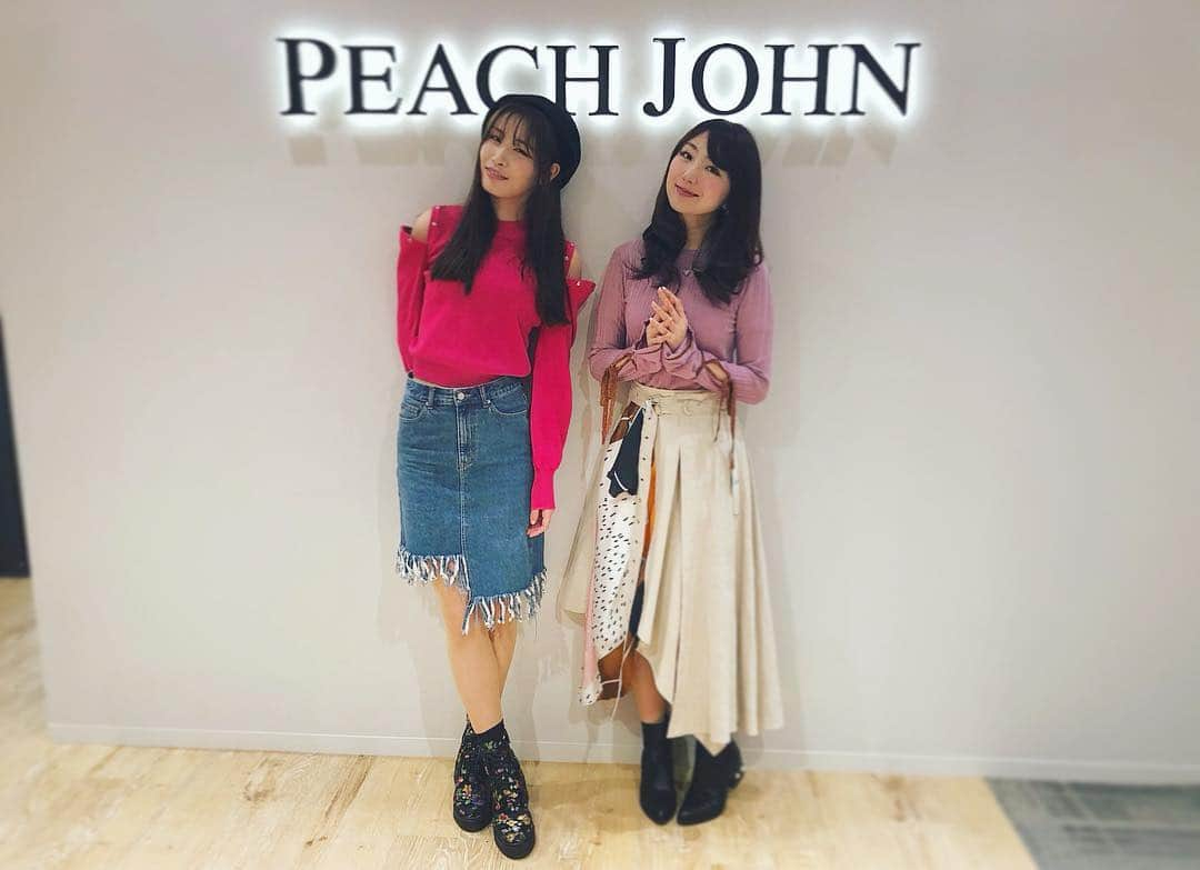 横町ももこさんのインスタグラム写真 - (横町ももこInstagram)「. PEACH JOHN 2019 SUMMER COLLECTION👙💕 . 夏に向けてかわいい下着アイテムと水着をオーダーしてきたよ❤️ . セリーヌさん(@celine_bisousss )いつもありがとうございます😘💕 . #peachjohn#ピーチジョン#pj#yummymart#ヤミーマート#salonbypeachjohn#salon#展示会#springcollection#blooming#2019summer#newcollection#exhibition#下着#langeries#bra#패션#fashion#roomwear#ルームウェア#部屋着#新作下着#新作水着#水着#swimwear#bikini#japanesefashion#2019夏#インスタ映え」3月19日 19時31分 - momochadayo