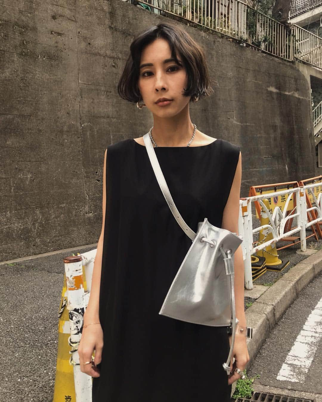 黒石奈央子さんのインスタグラム写真 - (黒石奈央子Instagram)「あめりふく。 . GEOMETRY ART 3way DRESS ¥21200+tax 3/22 BAG  発売中 . タンクワンピとスカートセットのレイヤードワンピース！ それぞれ単体でも使えます！ .  @ameri_shinjuku @amerivintage @ameri_daikanyama #ameri#amerivintage #fashion #coordinate#ootd#outfit#osanposnap #705_outfit #大人ファッション #大人コーディネート #大人スタイル #modestyle #modefashion#modecasual」3月19日 19時43分 - blackstone705