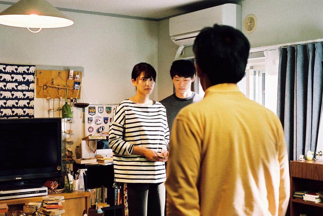 フジテレビ　ドラマ「平成物語」のインスタグラム：「Photo by 石田真澄 @8msmsm8  #平成物語 #山崎紘菜 #笠松将 #高橋和也  本日、深夜0時35分〜 第二話放送です。 ぜひご覧ください。」