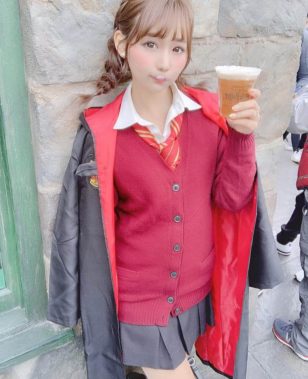 加藤里奈さんのインスタグラム写真 - (加藤里奈Instagram)「. ハリポタコーデした！！🎓 寒くて人多くて、カフェでゆったりまったりしたユニバデーでした💓 あぴたむありがと💓 . #ootd #fashion #instafood #instagram #instalike  #hairstyle #outfit #code #coordinate #style #stylepoint #instafashion #instagood #universalstudiosjapan #ヘアアレンジ #ヘアスタイル #アレンジスタイル #ヘア #かとこ #コーディネート #コーデ #ユニバ #ユニバデート #ハリポタ #ハリーポッター #ハリーポッターコーデ #ハリポタコーデ」3月19日 19時39分 - katoco0326