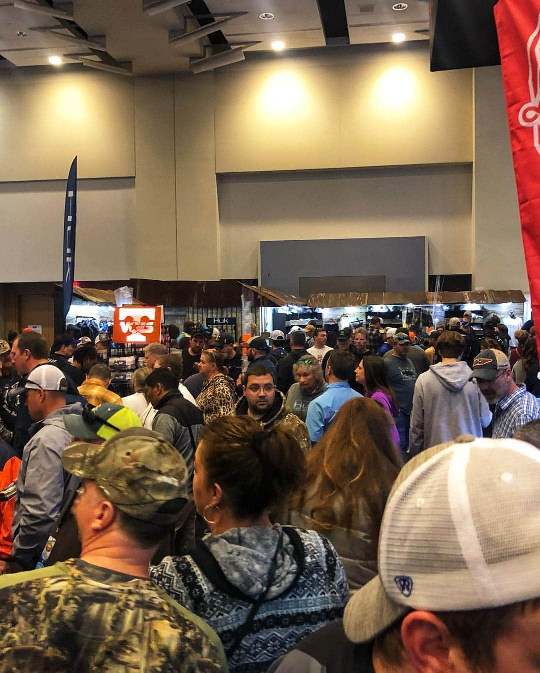 Filthy Anglers™さんのインスタグラム写真 - (Filthy Anglers™Instagram)「Well I think we sure left our mark at the 2019 Bassmaster Classic in Knoxville, TN! What a great event and weekend, Knoxville was an amazing host and brought out the biggest crowd we have ever seen at any show. We just made it back home after basically a 24 hr road trip, with few stops for some sleep/coffee. This wraps up the show season for us. Although we are exhausted, we are very humbled and grateful to you our fans and followers. We had the opportunity to finally meet so many of you over the past 3 months. A huge thanks to our travel team/show crew @big_zem_23 @amyjbasslady @stacey_sd @mrskillz978 Will @doomsdaytackle @steve_sl8on and all those that helped along the way, you all rock! Rest tonight and back to the grind tomorrow! See y’all later! www.filthyanglers.com  #filthyanglers #getfilthy #hunting #bassfishing #fishing #fishon #fishinglife #fishingislife #fishingdaily #largemouthbass #smallmouth #largemouth #bigbass #outdoors #fishforlife #ladyangler #truck #icefishing #bassmaster #nature #girlswhofish #angler #sportfishing #trashcan #fishingtrip #iamsportsman #icefishing」3月19日 11時05分 - filthyanglers