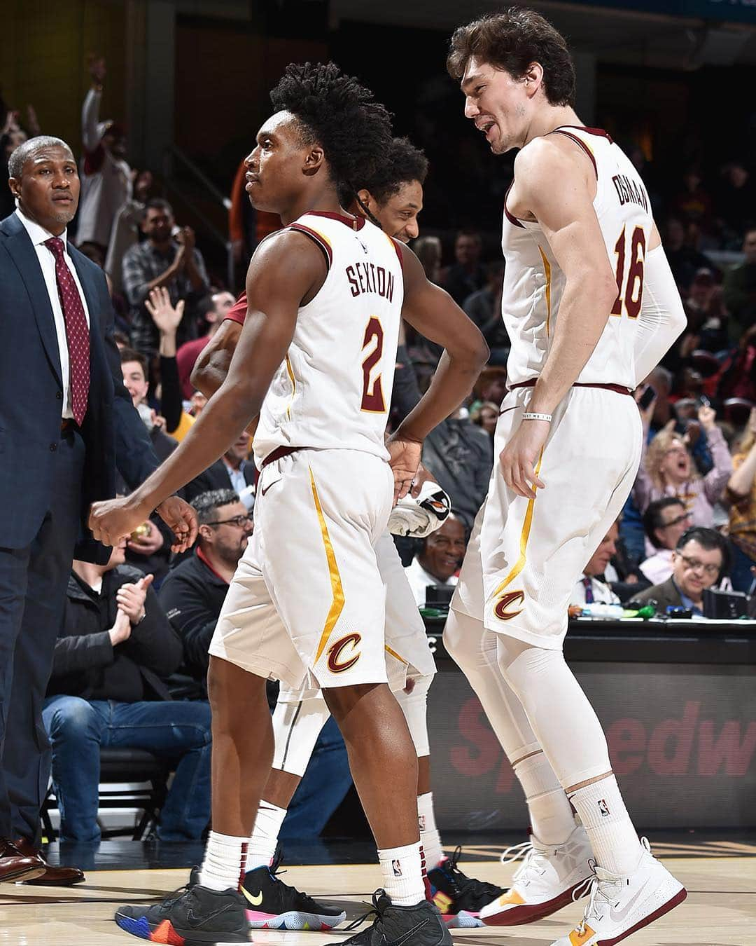 キャブスさんのインスタグラム写真 - (キャブスInstagram)「WHAT. A. NIGHT.  Seven Cavaliers finished in double figures:  @collinyoungbull - 27PTS @cediosman - 21PTS @nikstauskas11 - 17PTS (15 in 4Q) @brandonknight - 16PTS @jordanclarksons - 14PTS @davidnwaba - 13PTS @quese - 10  #BeTheFight」3月19日 11時28分 - cavs