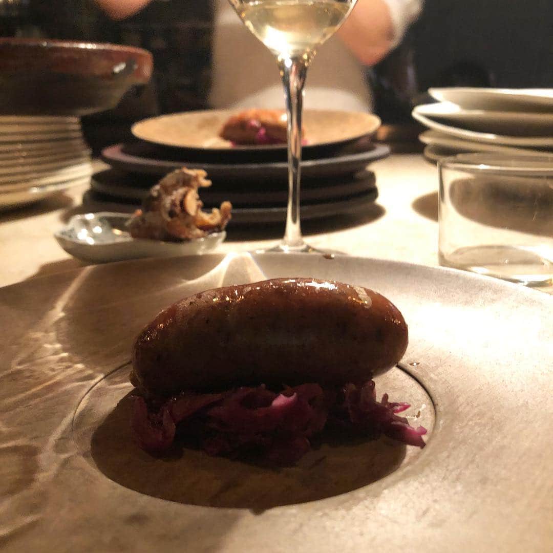 行正り香さんのインスタグラム写真 - (行正り香Instagram)「昨晩はすてきなレストランへ。かつては会社の後輩だった女性は、今はいろんなことを話せる友人に。その再発見が、とても嬉しい。美味しい料理とお酒、そして時間でした。#行正り香#rikayukimasa #FRANZ#thank you#カラオケenglish」3月19日 11時49分 - rikayukimasa