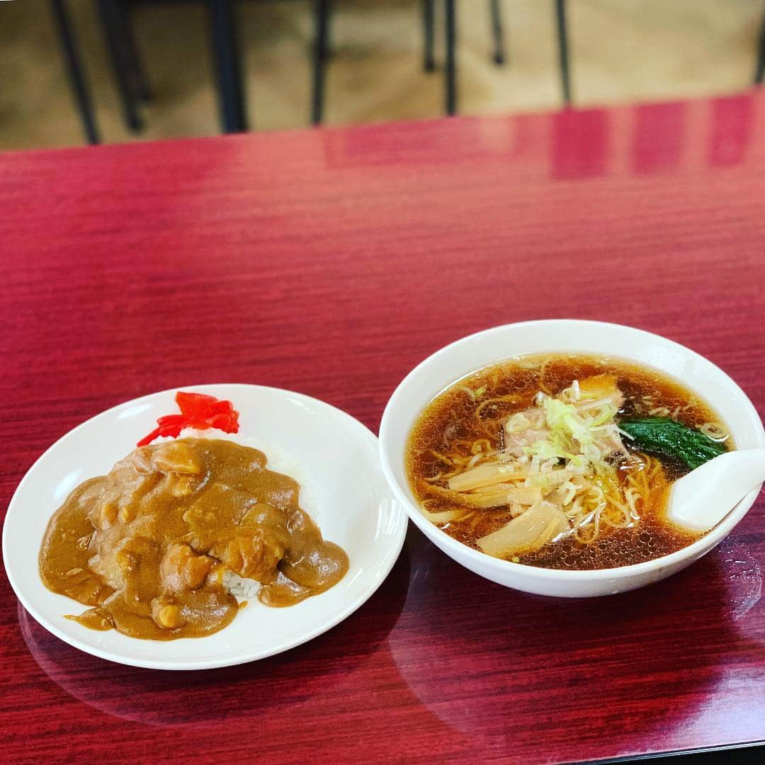 松尾諭さんのインスタグラム写真 - (松尾諭Instagram)「昨日のラーメン。 とカレー。  #ニッポンのラーメン #ニッポンのカレー #また食べたくなる味」3月19日 11時50分 - satoru_matsuo