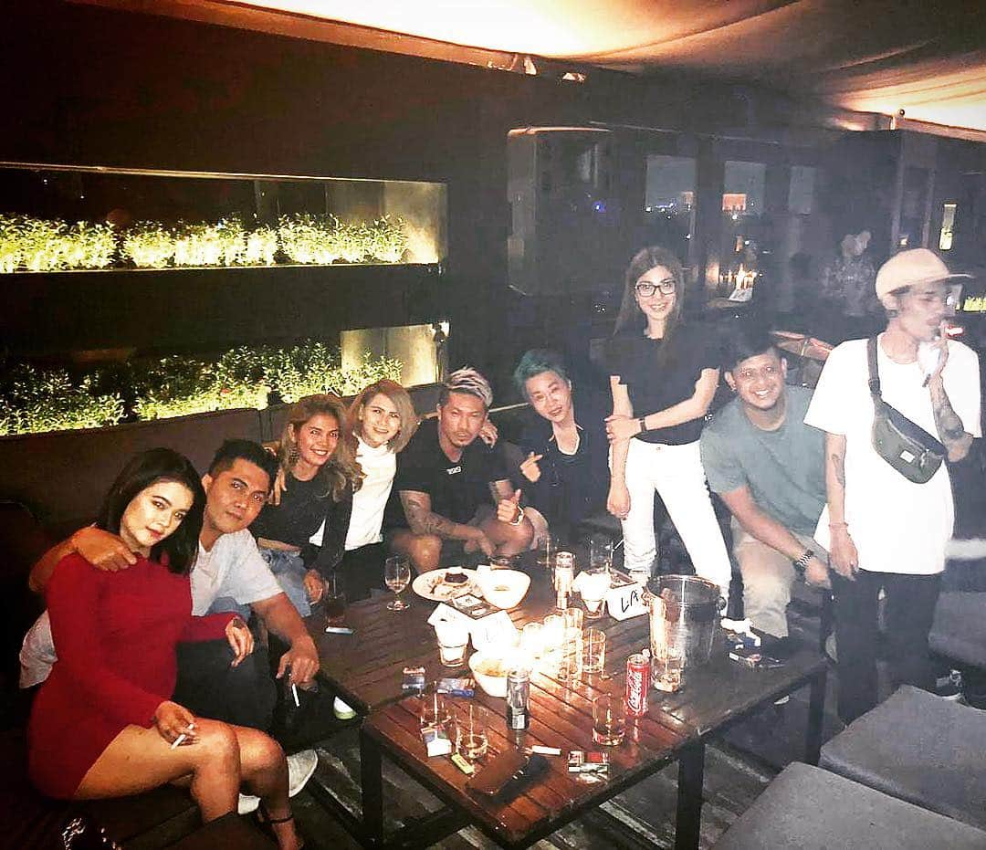 DJ ACEさんのインスタグラム写真 - (DJ ACEInstagram)「🇮🇩🍾 #Seru #NightOut #indonesia  #jakarta #ACE1TRIP #straite @ace1djace」3月19日 11時57分 - ace1djace