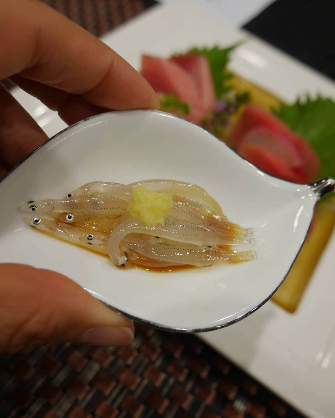 芳美リンさんのインスタグラム写真 - (芳美リンInstagram)「焼津は漁師町なので、海鮮がかなり美味しかったです☺✨ お宿の料理も最高👏  まぐろが特に美味しかったです♥  チェックアウト後に行った、  #焼津さかなセンター　もオススメです☺  #PR #焼津市  #温泉女子旅 #海鮮 #温泉 #焼津  #旅行好きな人と繋がりたい #静岡 #焼津旅行 #旅女  #お写んぽ @yaizu_kanko  #国内旅行 #旅したくなるフォト #大人の旅 #japantrip #旅行 #travelstagram #lynn_trip #旅 #instatrip #travelme #タビジェ二 #lynn_trip #travel #trip #traveler #トラベラー #温泉ソムリエ #ディープセラムを贈ろう #母娘旅」3月19日 11時58分 - lynn.lynn5