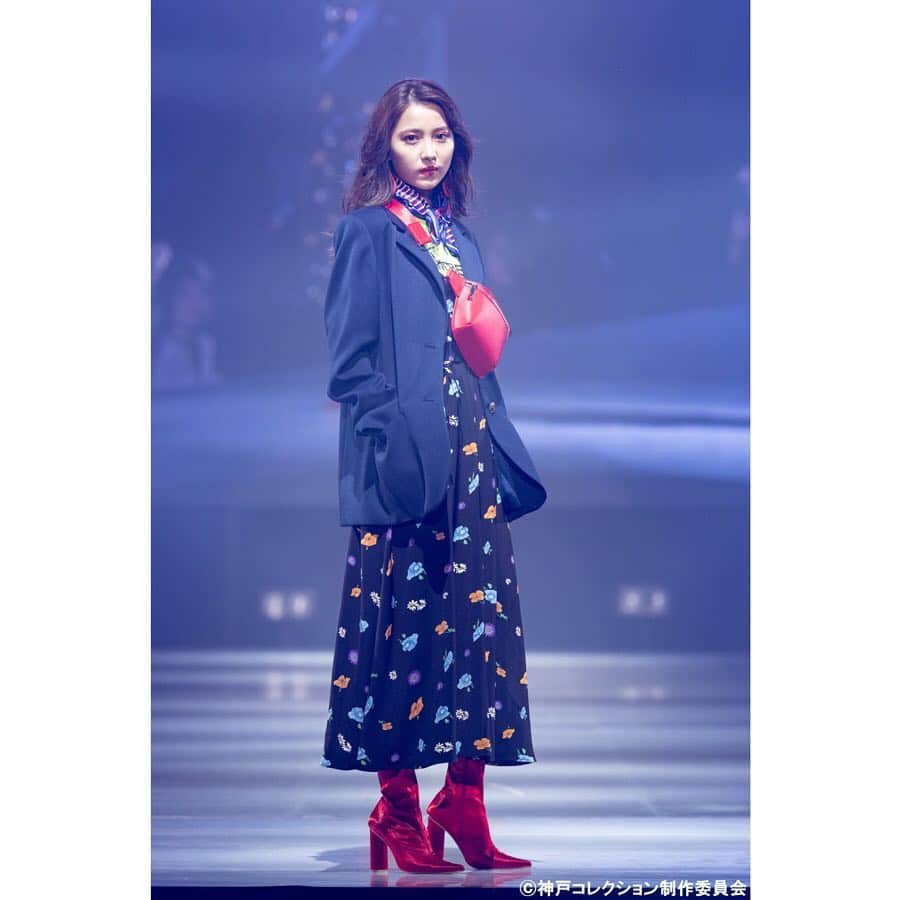 神戸コレクションのインスタグラム：「. . . 神戸コレクション 2019 SPRING/SUMMER -ガールズフェスティバル- OFFICIAL PHOTO . ▽STAGE▽ OPENING STAGE . ▽MODEL▽ #石川恋 #オードリー亜谷香  #松井愛莉 #河北麻友子 . ▶Styling by Yui Sawada . #kobecollection #神戸コレクション #kobecollection_official #神戸コレクション公式 #神コレ #2019ss #神戸コレクション2019ss #ガールズフェスティバル #fashionshow #fashion #model #brand #styling」