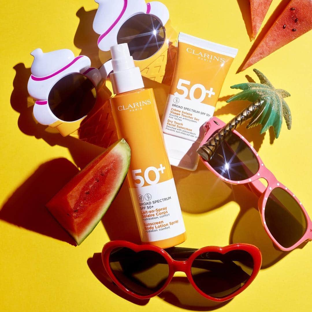 Clarins Méxicoさんのインスタグラム写真 - (Clarins MéxicoInstagram)「Es hora de disfrutar de la playa y el sol. Protégete con los NUEVOS tratamientos Solares Clarins ricos en antioxidantes que hidratan y cuidan tu piel y el colágeno de los efectos nocivos del sol. . .  #vivoclarins #sol #playa #bronceado #pieldorada #vacaciones」3月19日 12時11分 - clarinsmx