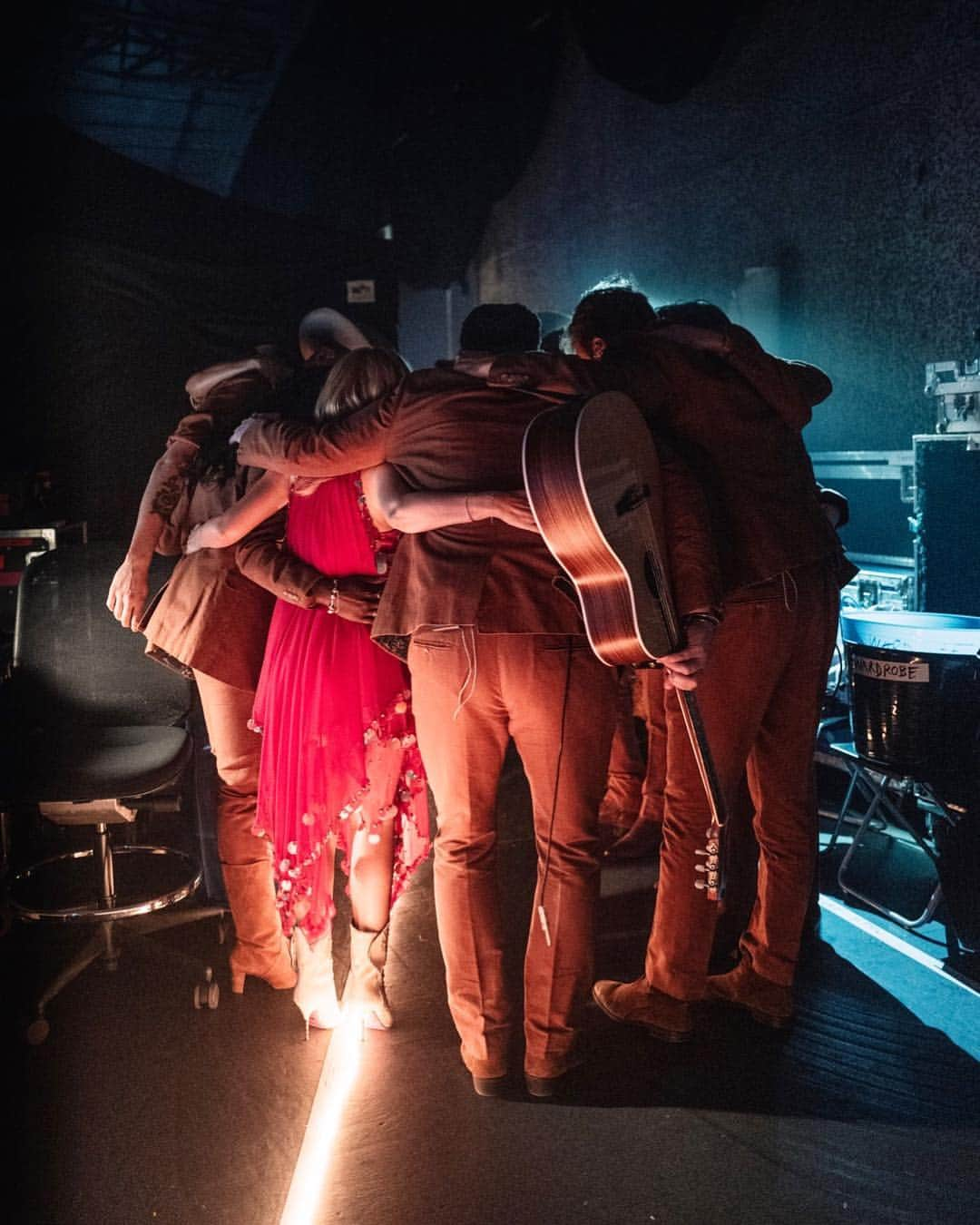 カイリー・ミノーグさんのインスタグラム写真 - (カイリー・ミノーグInstagram)「The Hotrods. Making music with this lot has been so transformative. As a band and a team, we feel every beat, every variance each night and every emotion. 🙌🏻 Thanks for making Golden ring true ... and then some! @mrsteveanderson @cdgulino @lfitton88 @higginsluke1 @tom_meadows @seftonbass @adetounanibi @abbieosmon PLUS our amazing techs, our dynamos in monitor land and our front of house. 🎤🎧🎹🎸🥁... 📷 @gribiche」3月19日 12時24分 - kylieminogue