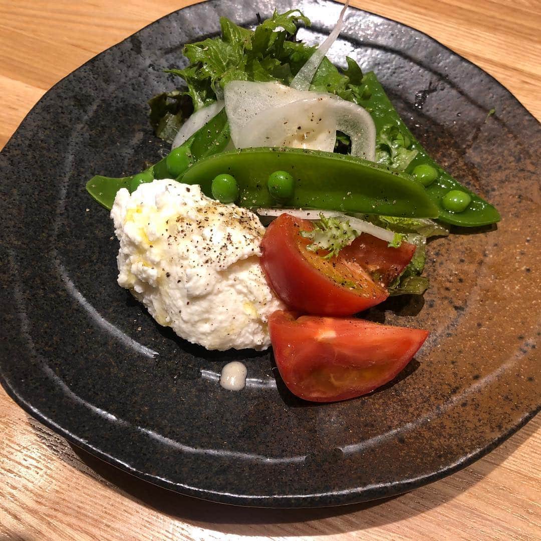 夏木マリさんのインスタグラム写真 - (夏木マリInstagram)「京都おもひでランチ🍴  この日は、ハンバーグを、、 2席だけ空いてたの。  #lunch #kyoto #予約取れない #筍おまけ #シメの一口カレー #lucky #洋食 #marinatsuki #natsukirock  #夏木マリ」3月19日 12時31分 - mari_natsuki