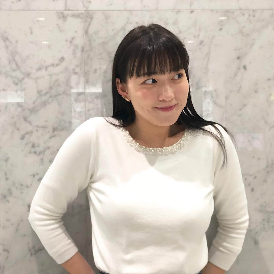 フジテレビ「めざましテレビ」さんのインスタグラム写真 - (フジテレビ「めざましテレビ」Instagram)「3月18日（月）きょう何着て行く？ ・ ファッション雑誌CanCamとコラボした お天気コーナー「きょう何着て行く？」 阿部華也子ちゃんの毎日のコーデを紹介♪ ・ 【きょうのコーデ】 コート→#MERCURYDUO 1万3000円 ニット→#MISCHMASCH 5900円 スカート→#MERCURYDUO 1万2000円 靴→#セヴントゥエルヴサーティ 2万1000円 ピアス→#グロッセグラッセ 1万2000円 ・ 【コーデのポイント】 スカートは白のステッチとコルセット風のハイウエストで タイトなのにほんのりスポーティな仕上がりに🏃🏻‍♀️ 首元にパールがちりばめられたニットで 華やかさもプラスしました👑 春らしいイエローコートを羽織って晴れやかに🌼 ・ #めざましテレビ #きょう何着て行く？ #阿部華也子 #今日のコーデ#コーデ #CanCam #今日のファッション#ootd #きょう何着て行く？は月〜金朝6時22分ごろ放送！」3月19日 12時37分 - mezamashi.tv