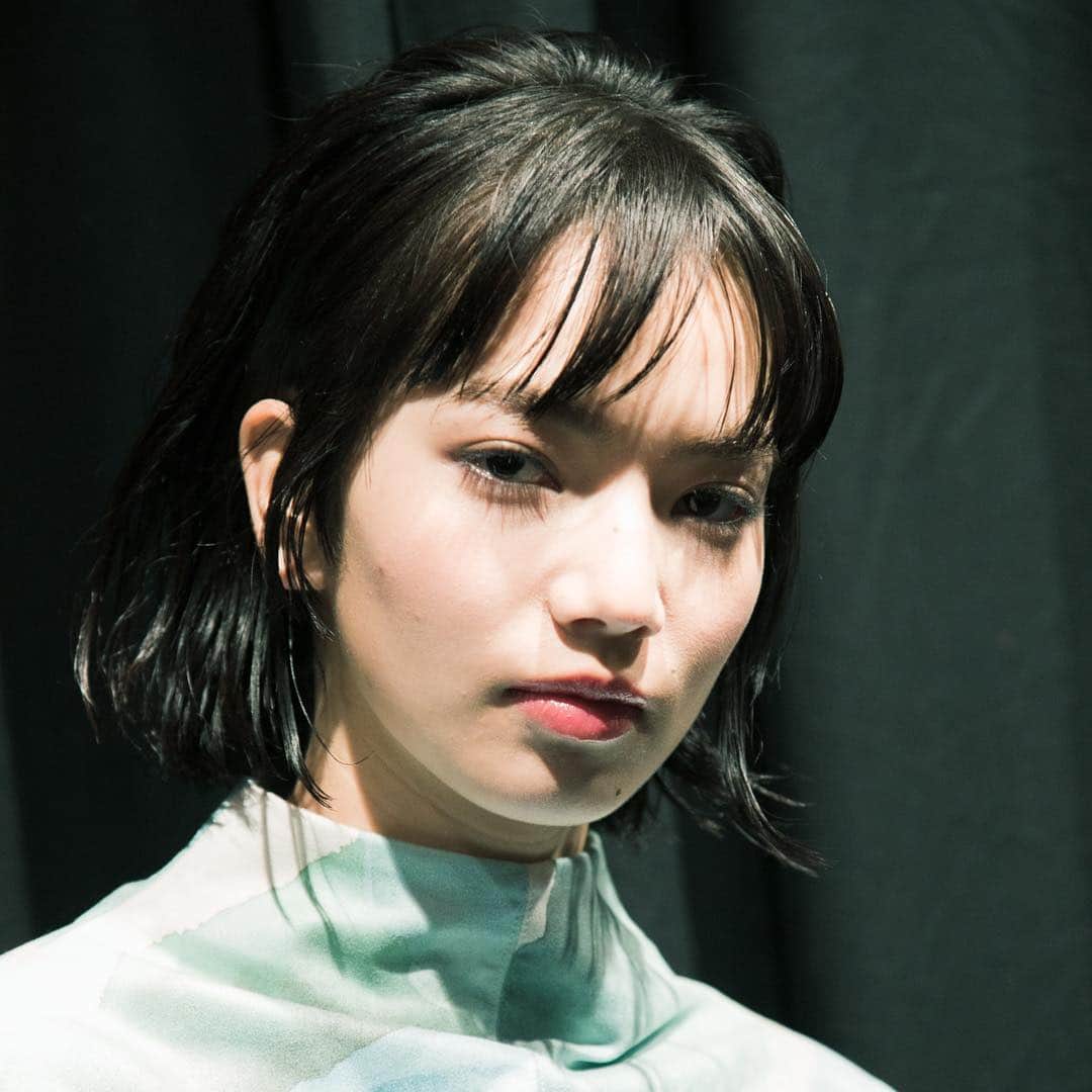 資生堂 さんのインスタグラム写真 - (資生堂 Instagram)「Tokyo Fashion Week  #afwt #aw19  tiit tokyo @tiit_tokyo  #backstage hair and makeup by @shiseido_hma  #headartist by @kenjitoyota_hair_makeup  @shiseido  #visiblefeelsinvisible  #beautyreimagined  @shiseidopro_official  #shiseidoprofessional」3月19日 12時59分 - shiseido_hma