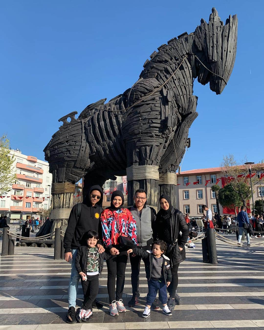 Ashantyさんのインスタグラム写真 - (AshantyInstagram)「Sejarah perang Troy the trojan horse di canakkale😍 Turki dibelah menjadi 2 ad eropa dan asia, dari kemaren kita masih di eropa, sekarang mulai memasuki wilayah asia😍」3月19日 13時03分 - ashanty_ash