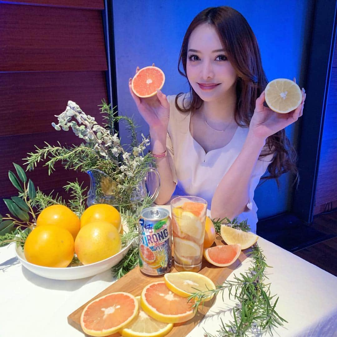 伊東亜梨沙さんのインスタグラム写真 - (伊東亜梨沙Instagram)「氷結ストロング💛🧡 . ストロングってお酒飲むぞ！！って時じゃないと中々手を出せずにいたんだけど（笑）今回のイベントでNEW氷結ストロングを飲ませていただいてイメージ変わった🤭 果汁感があって後味もさっぱりしてて飲みやすい✨ これから私でも楽しめるから嬉しい💕 . . #氷結ストロング #pr」3月19日 13時13分 - arisa__917m