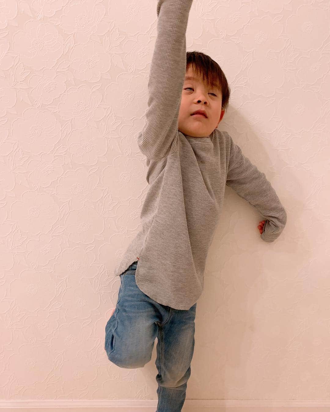 町田亜里香さんのインスタグラム写真 - (町田亜里香Instagram)「バレエが習いたい男の子。  #年少 #バレエ #男の子ママ  #男の子 #年少さん #4歳  #4歳男の子 #4歳男の子のママ」3月19日 13時13分 - ari_gram_111
