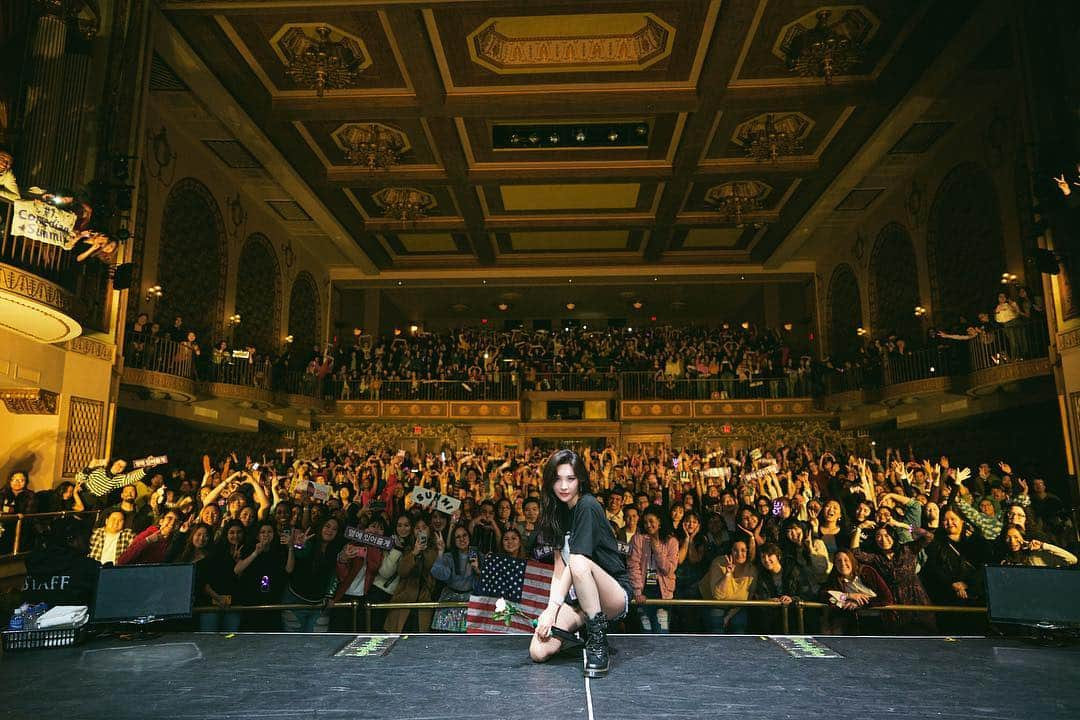 ソンミさんのインスタグラム写真 - (ソンミInstagram)「Still can't believe I've done my own concerts here in the states. #DC was the last stop of The #WARNING tour in North America. Thank u so much #WashingtonDC ❤️ and now you have my words and let's make it happen! Love u❤️ #sunmi1stworldtour #WARNING #SUNMI 📸 @aldlangsyne」3月19日 13時15分 - miyayeah