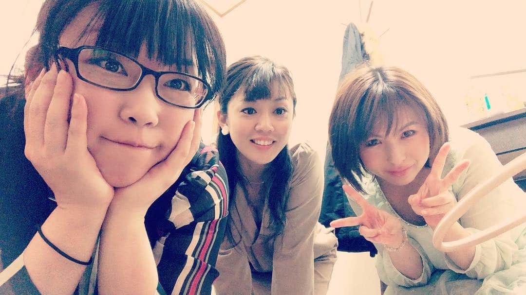 松井理子さんのインスタグラム写真 - (松井理子Instagram)「今日の、撮影はこの三人w いい子に待機中❣️」3月19日 13時30分 - ume_ume_phot