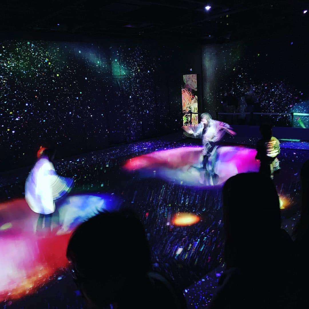 ファン・ウェイチーさんのインスタグラム写真 - (ファン・ウェイチーInstagram)「#teamlab  #amazing」3月19日 13時45分 - fanfan