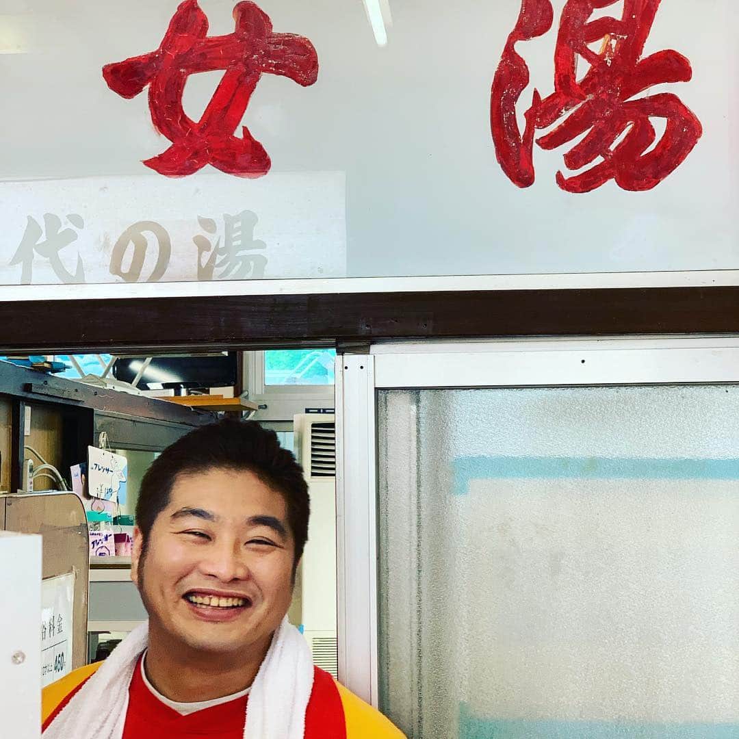 松尾諭のインスタグラム：「撮影中。 #合法」