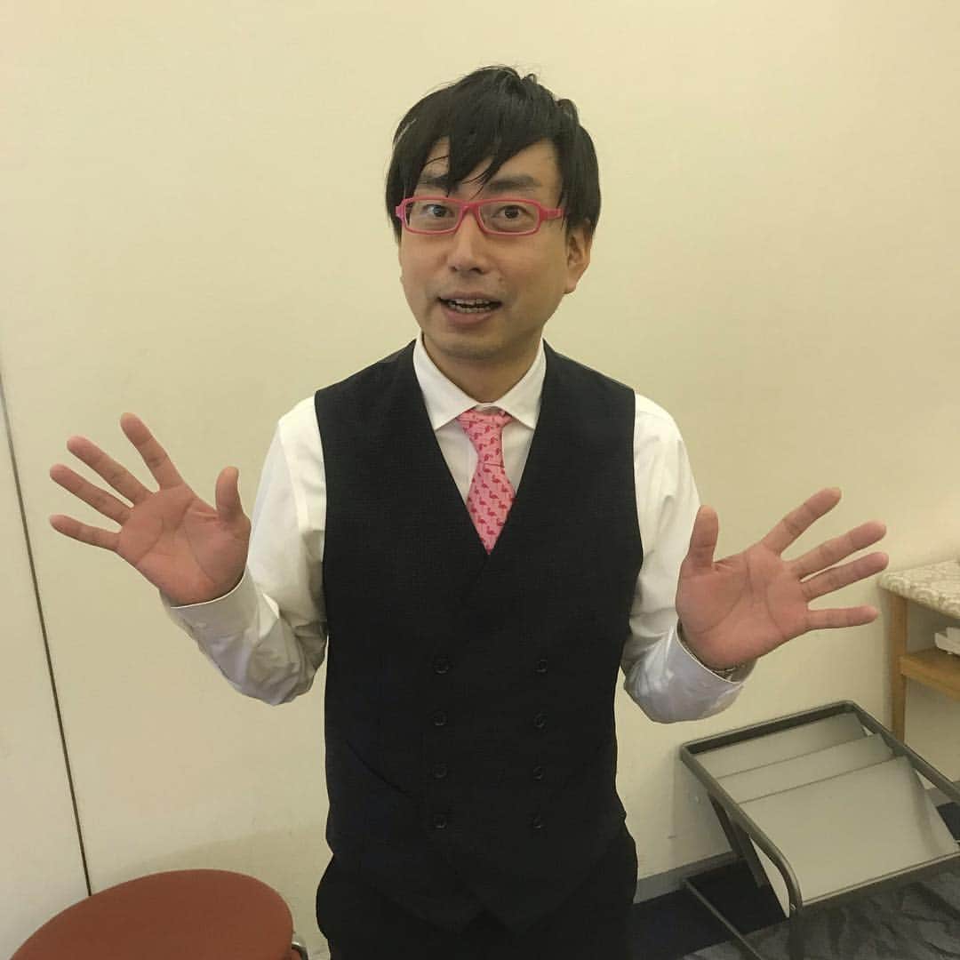 東野幸治さんのインスタグラム写真 - (東野幸治Instagram)「R-1で残念だった おいでやす小田君。」3月19日 14時00分 - higashinodesu