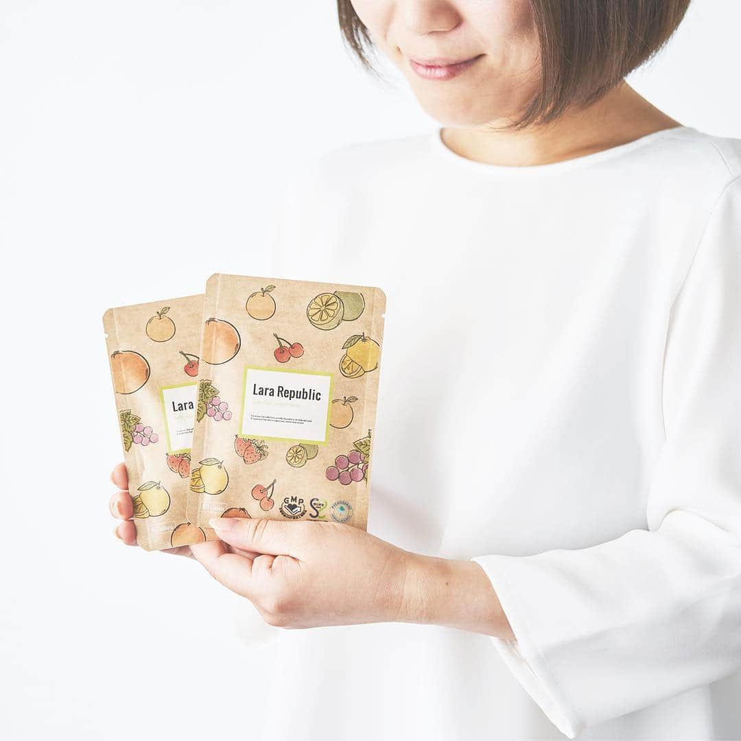 Lara Republic(ララリパブリック) のインスタグラム：「【Our Ingredients】 「レディデイズサプリメント」は、３つの成分の配合により女性特有のリズムをサポートします。 ✔︎ピクノジェノール フランス海岸松の樹皮からとれる成分で、女性の健康やおだやかな毎日をサポートする重要な成分です。 ✔︎チェストツリー 地中海沿岸や中央アジアに自生する落葉低木。ヨーロッパではイキイキとした毎日を過ごしたい女性に用いられてきた伝統のハーブです。 ✔︎ヒハツ 別名「ロングペッパー」とも呼ばれるコショウ科の植物。ヒハツに含まれるピペリンなどのめぐり成分がポカポカをサポートします。  さらに、香料・着色料・保存料不使用なので、安心して飲み続けて頂けます。 ⠀⠀ #LaraRepublic #ララリパブリック @lara_republic」