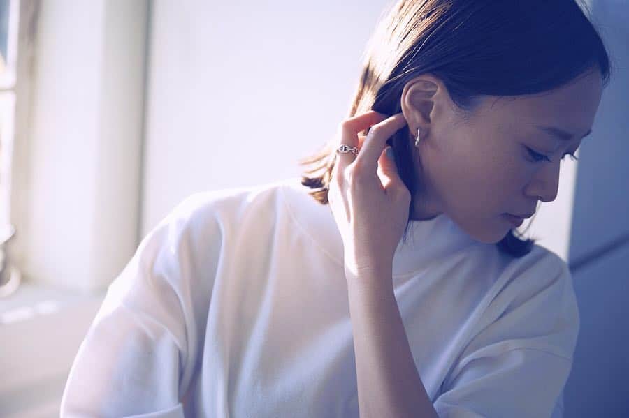 野尻美穂のインスタグラム：「mihonano2019SS もーすぐ店頭発売だよ😙🧡 毎回心を込めて真剣バチバチで作っているミホナノシリーズももう4シーズン目🤔！ 周りの人にも覚えてもらえたり嬉しいです😭🧡 あったかくなってきたから早く着たい☺️！ #mihonano #champion #gramicci  #stcat #suicoke #nanouniverse #palmsprings #奥様のプレゼントにもおススメ🎁」