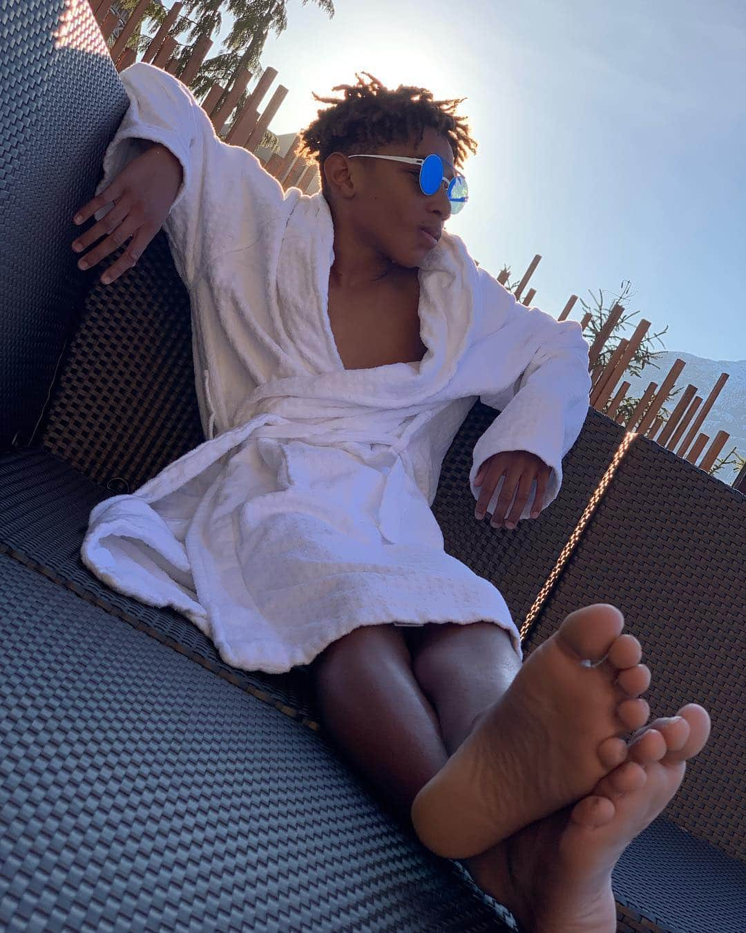 スウィズ・ビーツさんのインスタグラム写真 - (スウィズ・ビーツInstagram)「I told my son @kasseemsdream it took lots of hard work and dedication for him to be able to chill like this! The key is to show kids the good parts and the ugly parts also! I told him he must work hard for his dreams because nothing will come easy if it’s real 🙏🏽 I tell all my kids the same except my daughter👸🏽 I don’t know how to tell her no yet 🤷🏽‍♂️😂😂😂😂🙌🏽🙌🏽🙌🏽🙌🏽」3月19日 14時24分 - therealswizzz