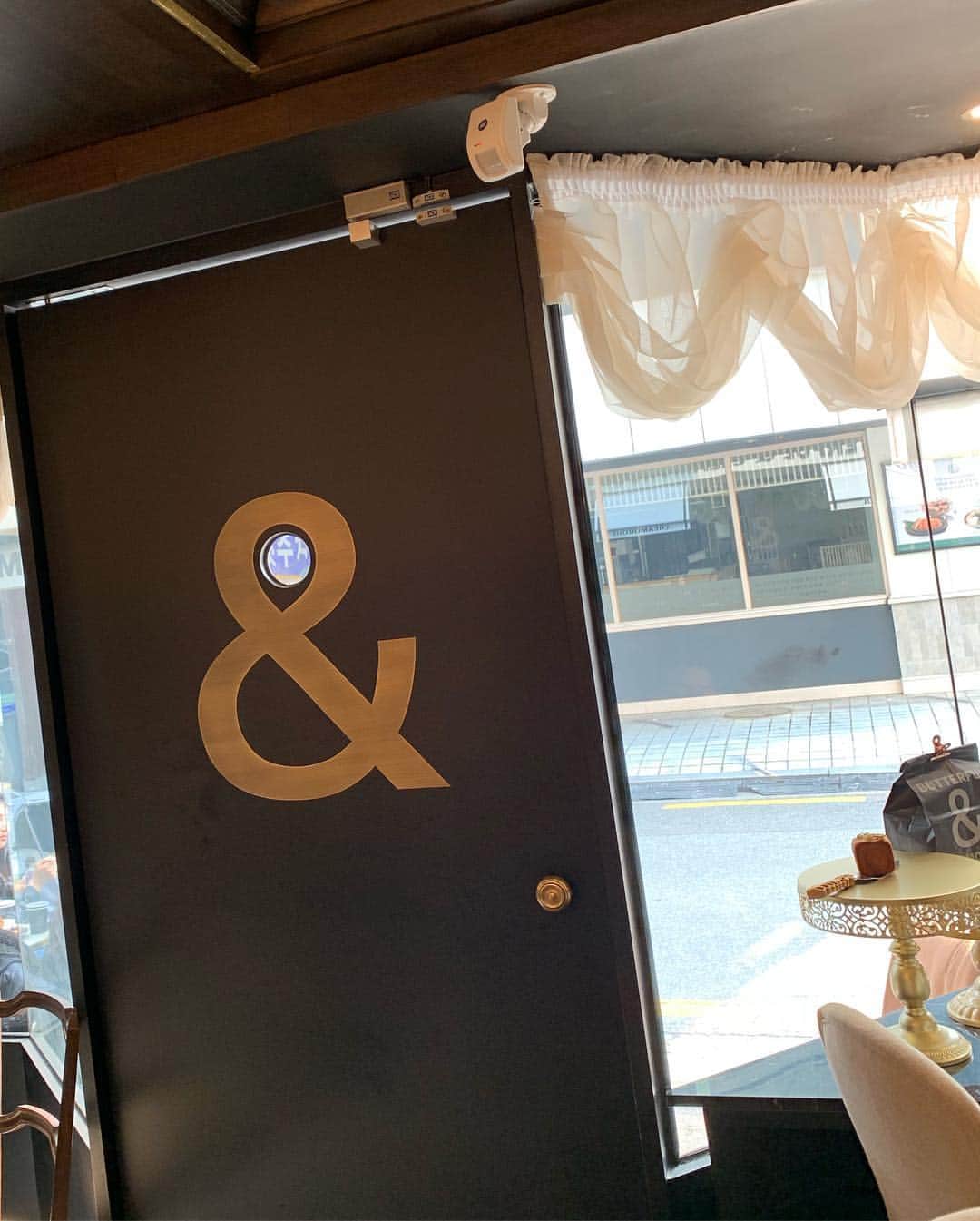 ワン・ビンナさんのインスタグラム写真 - (ワン・ビンナInstagram)「어떤맛일까? 😋」3月19日 14時28分 - bitnawang
