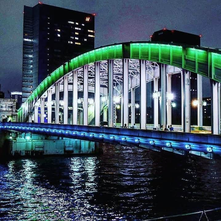 Woman.CHINTAIさんのインスタグラム写真 - (Woman.CHINTAIInstagram)「#勝どき駅 （#kachidoki  station in #Tokyo ） ・ タワーマンションなども多く穏やかな環境の湾岸エリアの街・勝どきは、女性に例えると、アンサンブルで大人コーデだけど爽やかなスカーフがワンポイントの上品な女性🙋💛 ・ ・ @woman.chintai では勝どき駅周辺のお部屋も診断形式であなたにあったお部屋がわかっちゃう😘🏡 「Woman.CHINTAI」もしくは、「ウーマンチンタイ」で検索🔍 プロフィールのURLからもすぐに理想のお部屋が探せちゃいます✨ ・ Illustrated by @um7mr ・ ・ #WomanCHINTAI#部屋探し#CHINTAI #女性にオススメ #擬人化 #賃貸 #街 #1人暮らし #おしゃれ#女子#ファッションイラスト#fashionillutration#tokyofashion#ootd#ファッション#コーデ#今日のコーデ」3月19日 19時59分 - woman.chintai