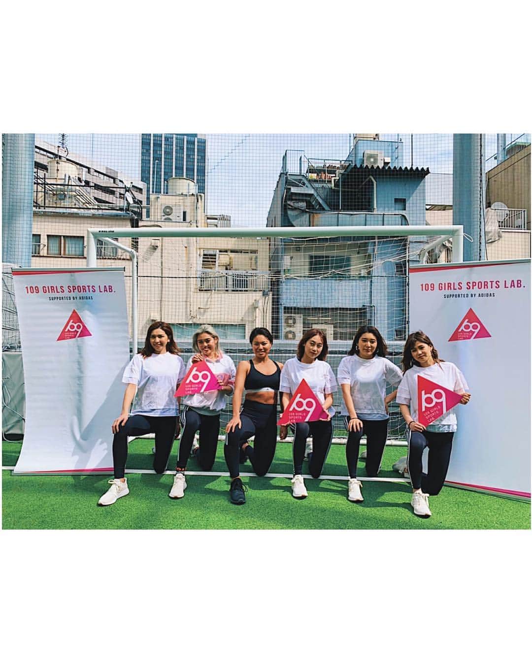 来夏さんのインスタグラム写真 - (来夏Instagram)「#朝活 🌤 @adidas × #109girlssportslab 今日は #functionaltraining でした👟 渋谷ストリームの屋外コートで 春のぽかぽか陽気が気持ちよかった🌸  ツライメニューもみんなでやると 楽しみながらトレーニングできるから最高✨ @_yukajapan_  先生ありがとうございました😘 #shibuya109 #adidas #アディダス #adidaswomen #adidastokyo #サイクルカフェトルク」3月19日 14時31分 - rairairaika