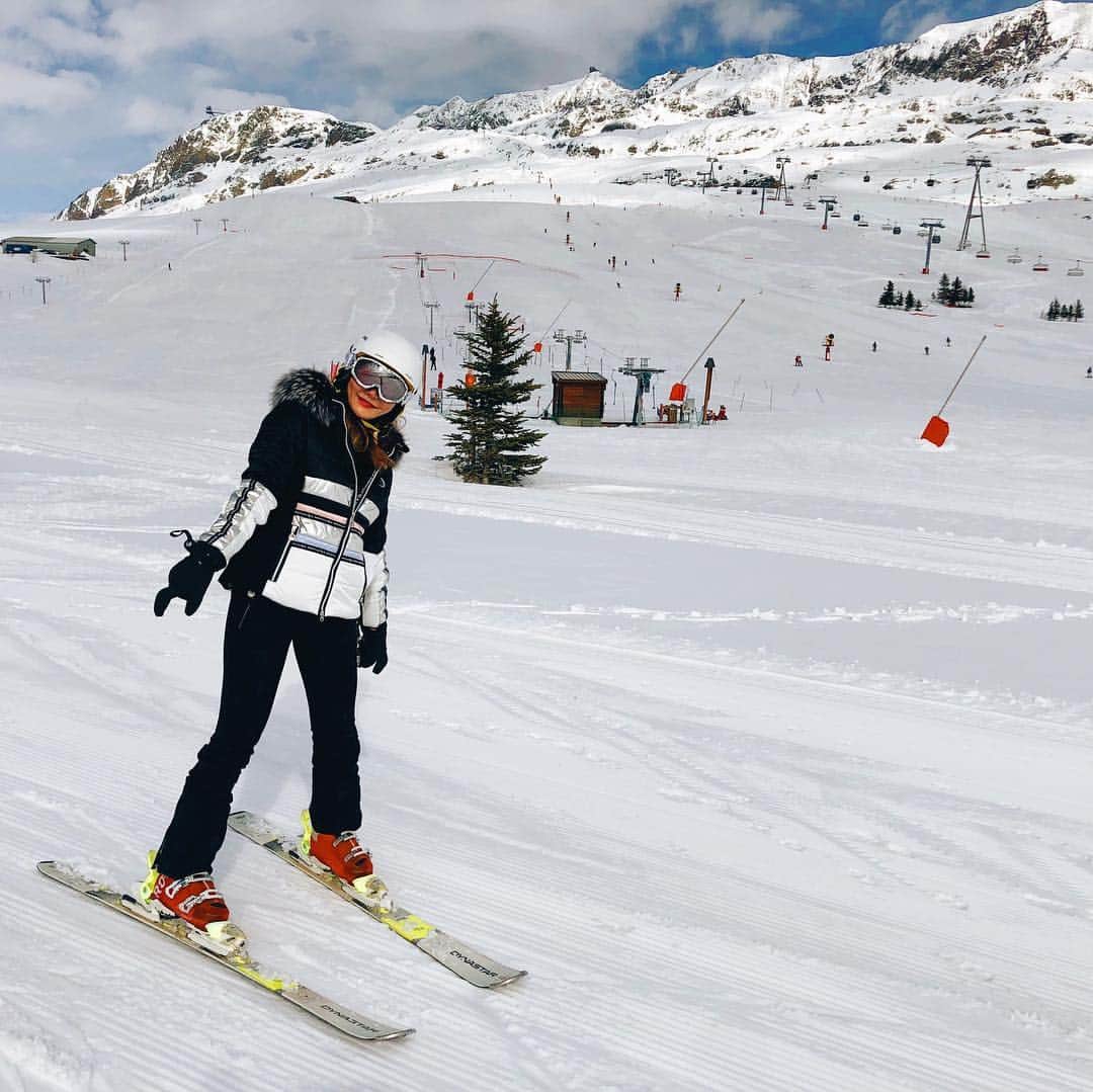 クリスティン・ウェイさんのインスタグラム写真 - (クリスティン・ウェイInstagram)「We love winter ski #alpedhuez #skiinfrance #welltravelled fashionlover #christinewei #cwfashion #cwtrip #クリスティンウェイ」3月19日 14時43分 - prettywhy
