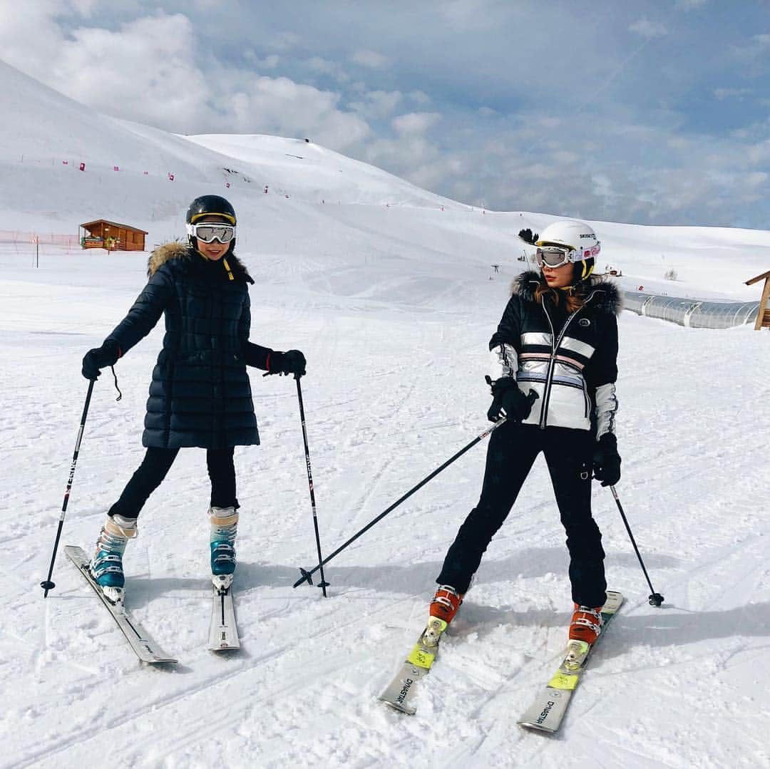 クリスティン・ウェイのインスタグラム：「We love winter ski #alpedhuez #skiinfrance #welltravelled fashionlover #christinewei #cwfashion #cwtrip #クリスティンウェイ」