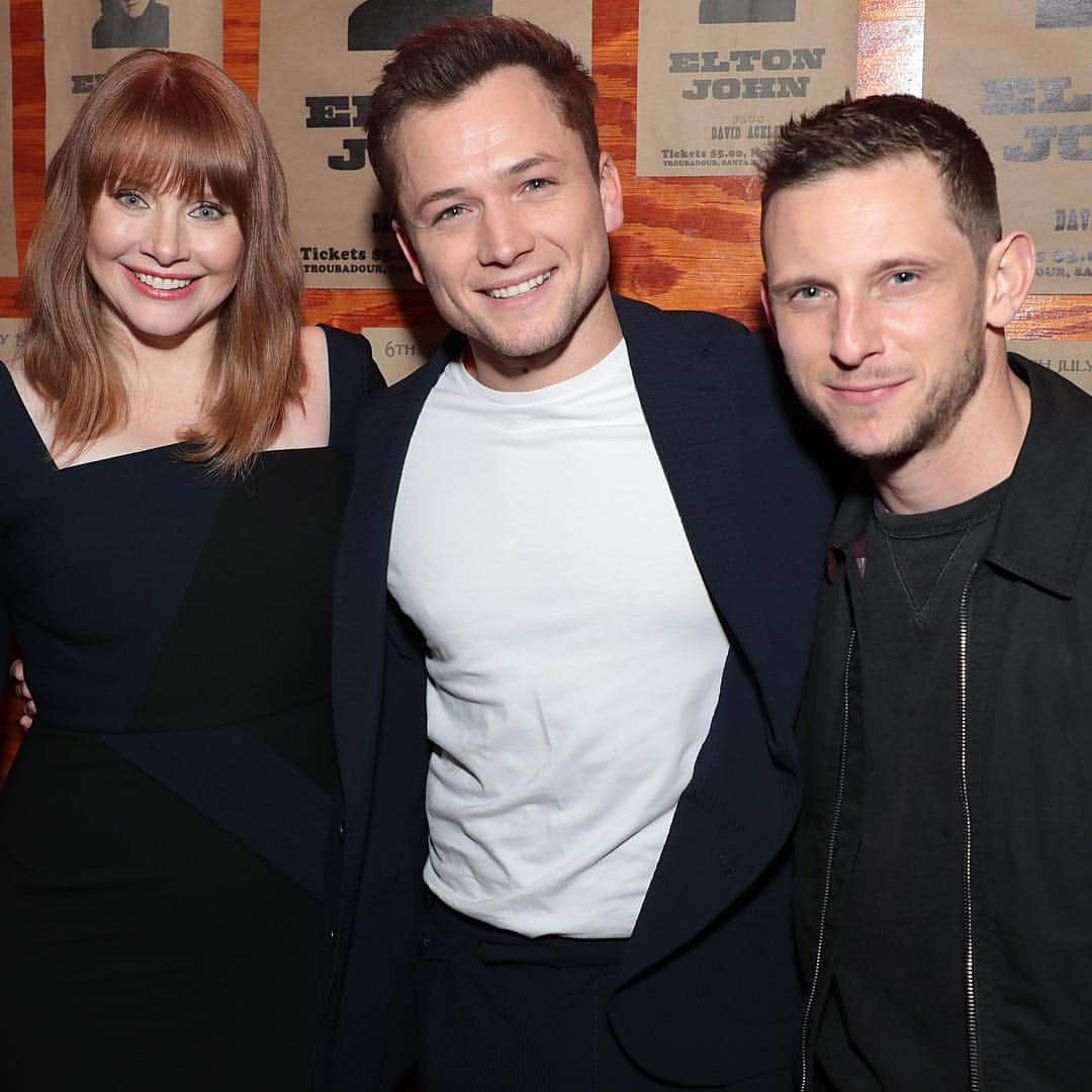 Just Jaredさんのインスタグラム写真 - (Just JaredInstagram)「@taron.egerton joined @brycedhoward and Jamie Bell at a special screening of @rocketmanmovie! #TaronEgerton #BryceDallasHoward #JamieBell #Rocketman Photo: Paramount」3月19日 15時39分 - justjared