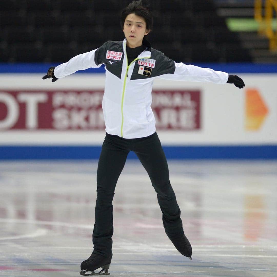 のインスタグラム：「Yuzuru Hanyu, Shoma Uno and Keiji Tanaka practice on Tuesday at the Saitama Super Arena ahead of the 2019 ISU World Championships. Follow The Japan Times online for updates on the skating tournament. (Dan Orlowitz @dokool photos) . . . . . . #Japan #Tokyo #Saitama #skating #iceskating #figureskating #YuzuruHanyu #ShomaUno #KeijiTanaka #WorldFigure #ISU #羽生結弦 #宇野昌磨 #田中刑事 #スポーツ #スケート #スケーティング #アイススケート #東京 #日本 #埼玉 #⛸」