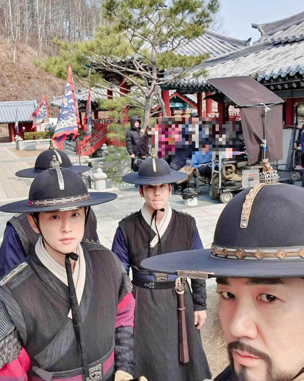 ハン・サンジンさんのインスタグラム写真 - (ハン・サンジンInstagram)「#오늘#봄날씨#해치데이#본방사수📺  #hachi#sbs#월#화#밤10시 #사헌부#방주감찰 자신의 씬이 끝나도 모니터 하고  항상 공부하는 아름다운 배우#정순원 #사헌부관헌을해치라고도하지  #권율#전배수#안승균#한상진 배수형님 #장달아재 어깨만ㅜㅜ」3月19日 17時01分 - hsjnews