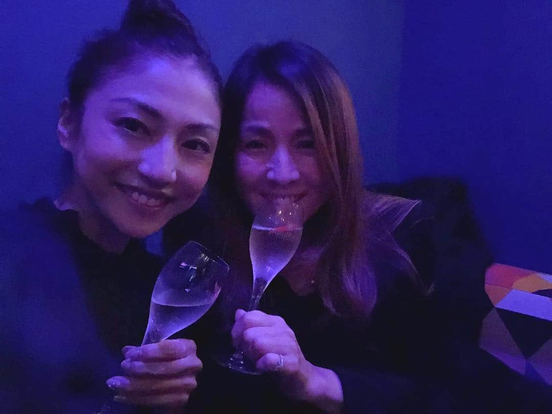 中川愛海さんのインスタグラム写真 - (中川愛海Instagram)「東京帰ってきていつも通り！久しぶりに銀紋に悟郎さんひでさんと行き、さらに @daikanyama.kyogo 9周年祝いに！おめでとうございます㊗️すごい！9周年！大先輩であり大好きな私のお姉様❤️直美ちゃんとも乾杯できたしラブラブしたよー 直美ちゃんおめでとう㊗️㊗️ @daikanyama.kyogo  @naomimi.daikanyama  @ami_nakagawa_  #中川愛海 #代官山 #代官山kyogo #おめでとう #9周年 #大好きな人」3月19日 17時05分 - ami_nakagawa_