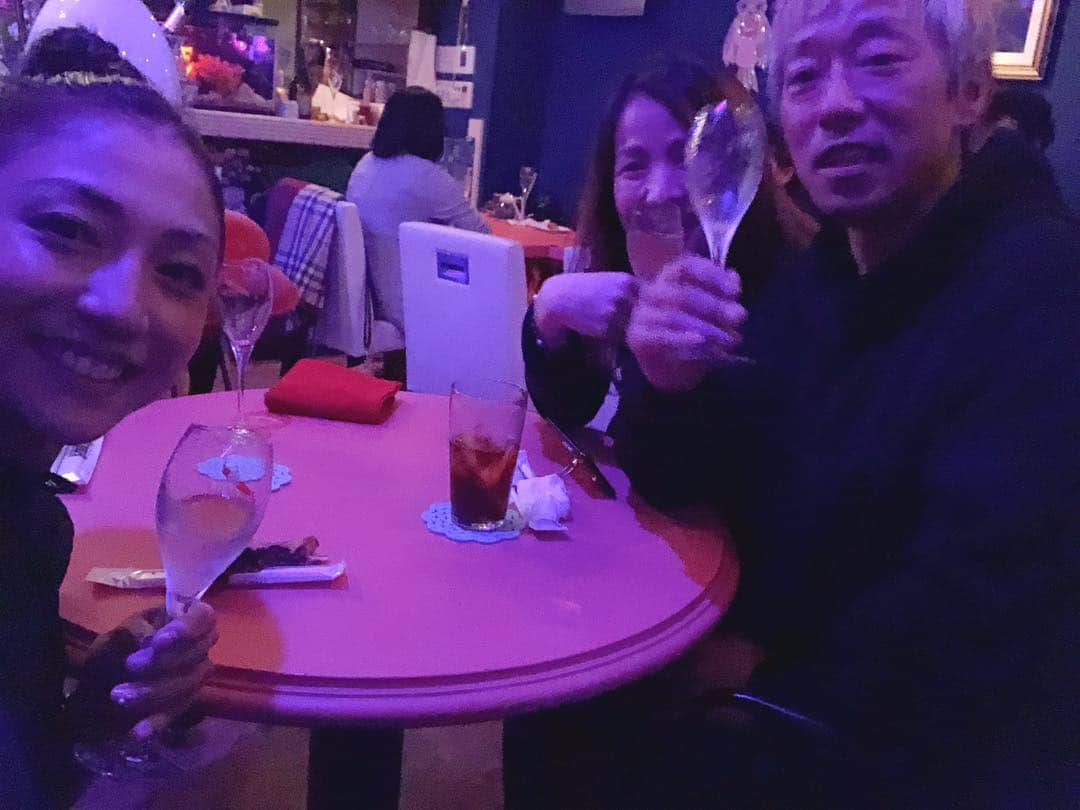 中川愛海さんのインスタグラム写真 - (中川愛海Instagram)「東京帰ってきていつも通り！久しぶりに銀紋に悟郎さんひでさんと行き、さらに @daikanyama.kyogo 9周年祝いに！おめでとうございます㊗️すごい！9周年！大先輩であり大好きな私のお姉様❤️直美ちゃんとも乾杯できたしラブラブしたよー 直美ちゃんおめでとう㊗️㊗️ @daikanyama.kyogo  @naomimi.daikanyama  @ami_nakagawa_  #中川愛海 #代官山 #代官山kyogo #おめでとう #9周年 #大好きな人」3月19日 17時05分 - ami_nakagawa_