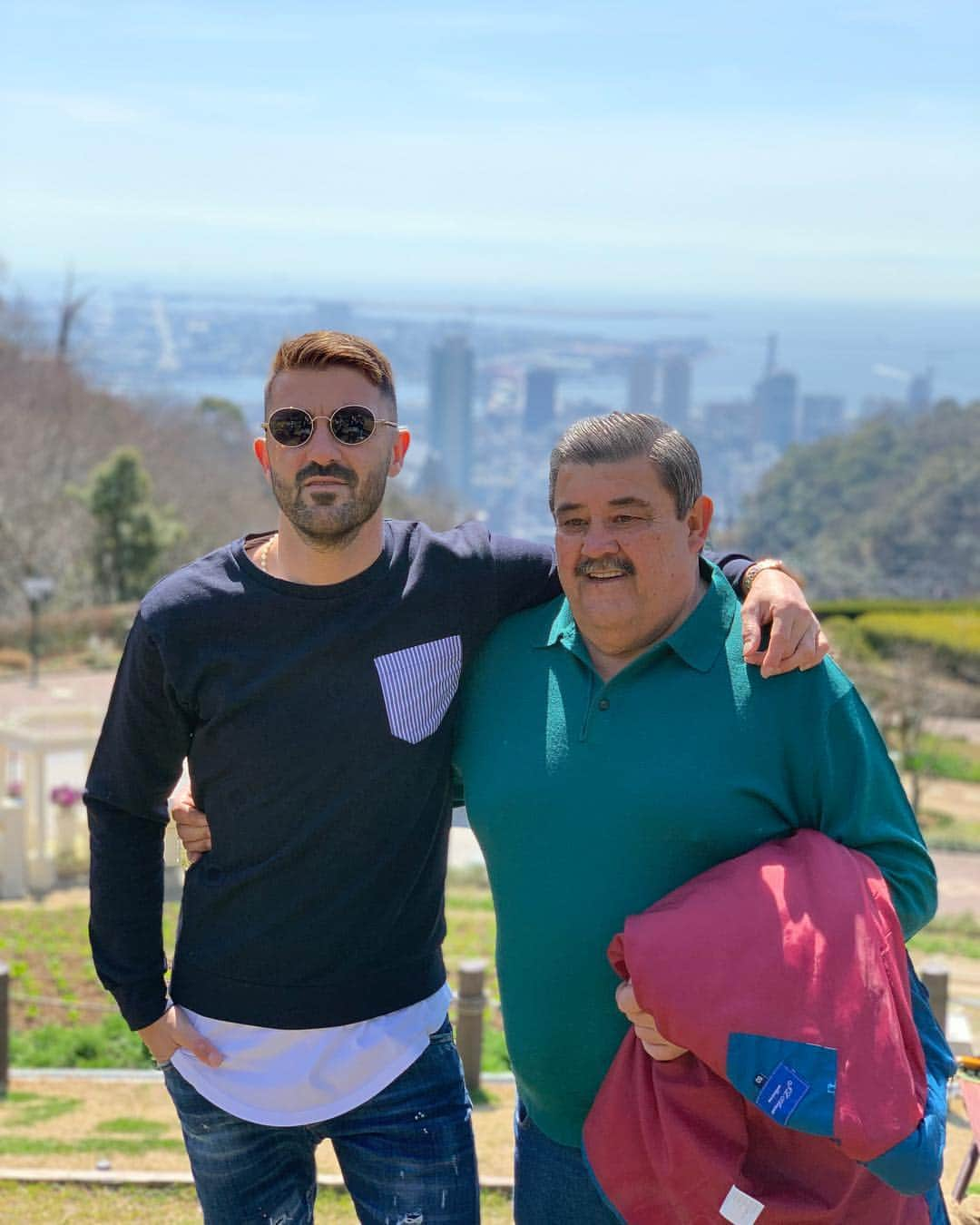 ダビド・ビジャさんのインスタグラム写真 - (ダビド・ビジャInstagram)「Feliz día del padre Jefe!!! 🧔🏻❤️👨🏻‍🦳 #diadelpadre #felizdiadelpadre #japan #exploringjapan」3月19日 17時11分 - davidvilla