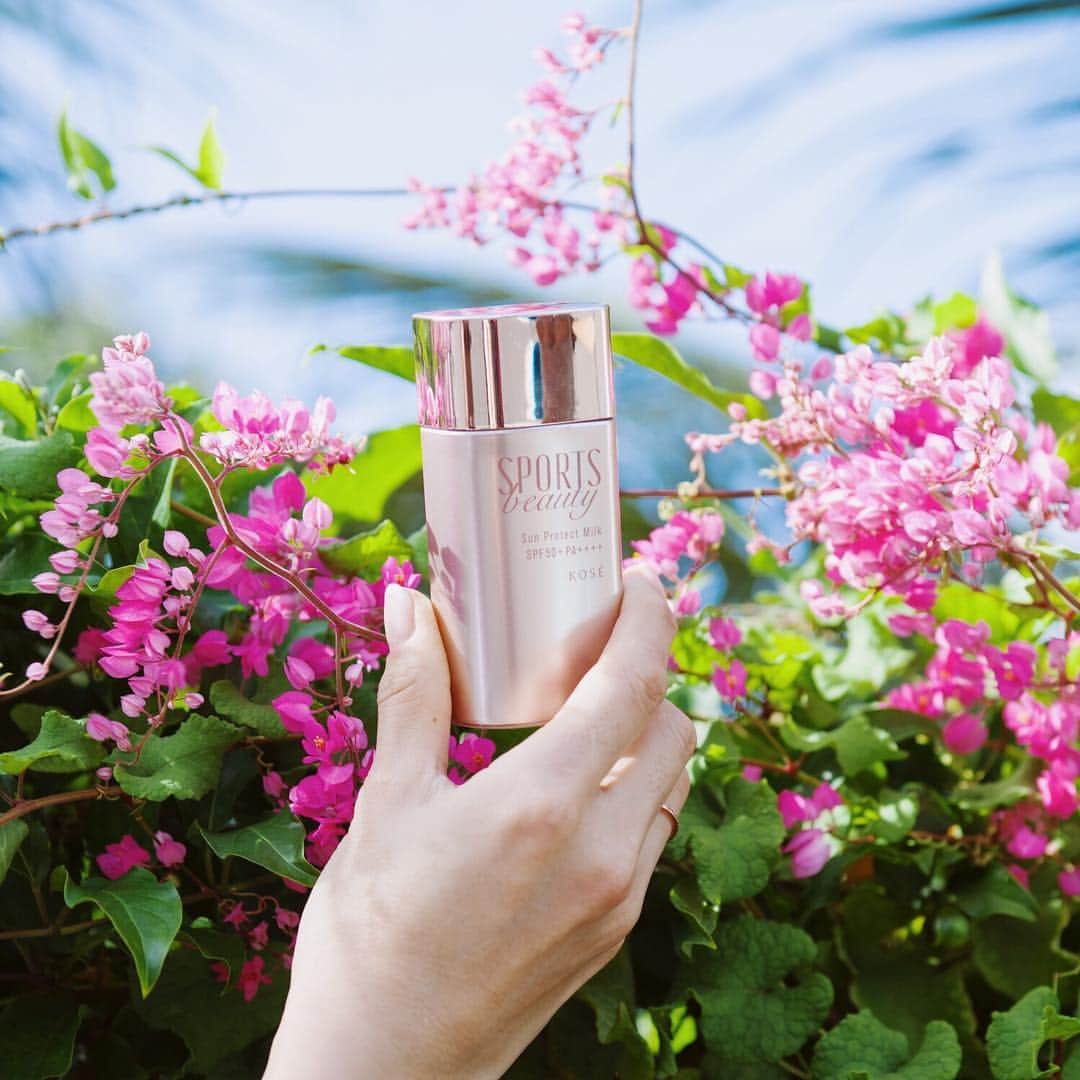 のインスタグラム：「. もうすぐ桜が開花💐 SPORTSbeautyで紫外線対策をしっかりして、お花見にでかけませんか？  #SPORTSbeauty #スポーツビューティ #スポビ #スポ美 #スポ美クラブ  #KOSE #コーセー #日焼け予防 #日焼け止め #日焼け対策 #紫外線 #紫外線対策 #紫外線予防 #UV #UV対策 #UVミルク  #suncare #美肌 #メタリックピンク #花のある暮らし #ピクニック #コスメ #お気に入りコスメ #flower #手元 #花のある生活 #中村アン #春休み」