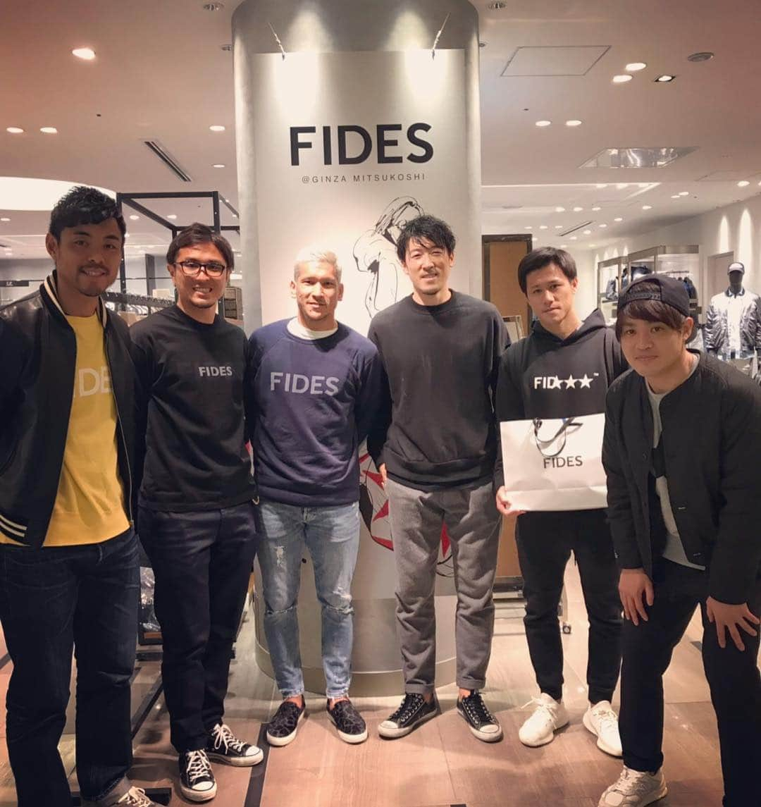 森岡薫さんのインスタグラム写真 - (森岡薫Instagram)「オカと @fides_japan の銀座三越POP UPストアにお邪魔してきました！！ たくさんのサッカー選手の方も来られていて、皆んなで記念に1枚(^^) #fides  #銀座三越  #小林久晃  #青木剛  #那須大亮  #小野裕二  #岡田翔平」3月19日 17時35分 - kaoru.99