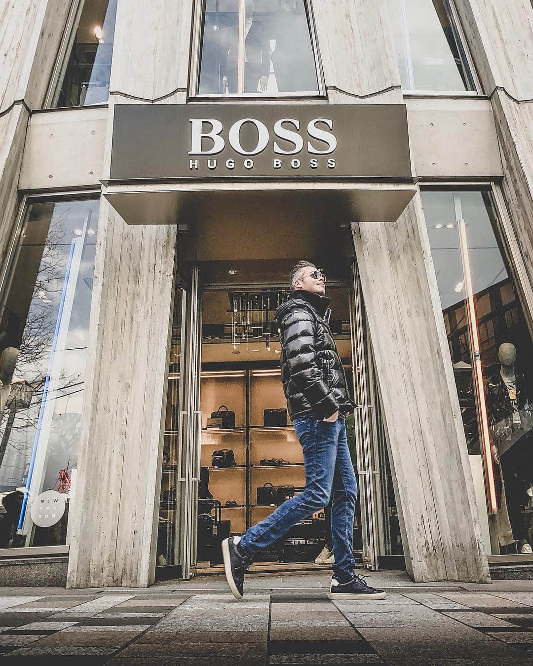 アンドレ・ロッテラーさんのインスタグラム写真 - (アンドレ・ロッテラーInstagram)「Checking out the cool @boss store building in my favorite city Tokyo! Who knows that neighborhood?」3月19日 17時46分 - andre_lotterer