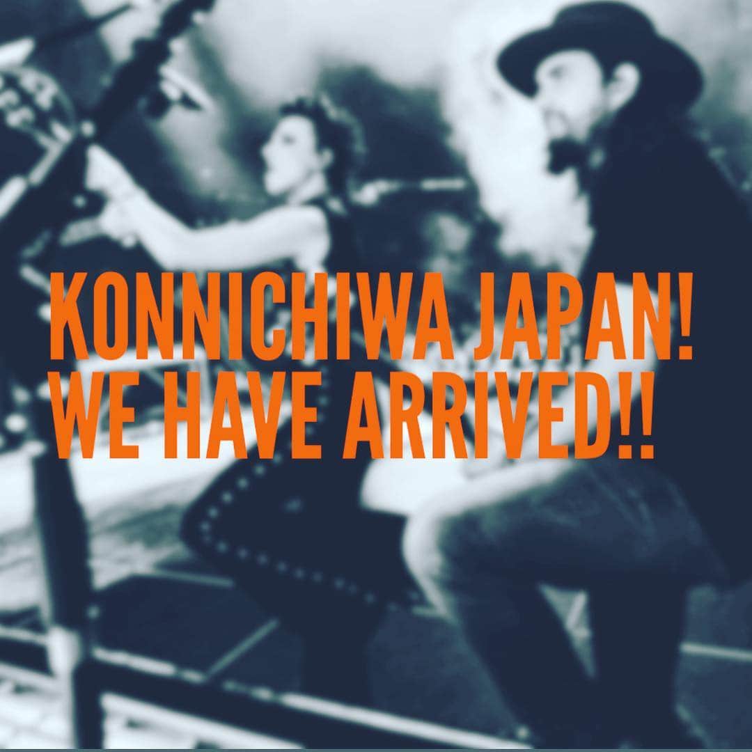ジー・ヘイルさんのインスタグラム写真 - (ジー・ヘイルInstagram)「KONNICHIWA 🇯🇵!!! Japan we have arrived and are soooo excited to see you! @downloadfestjp 🔥🔥💋💋🤘🤘😘🇯🇵」3月19日 17時46分 - officiallzzyhale