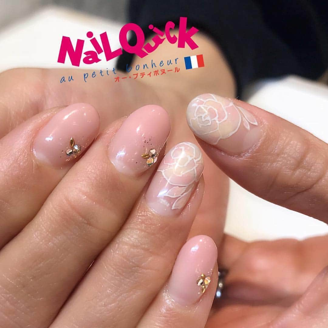 ネイルサロンならネイルクイックさんのインスタグラム写真 - (ネイルサロンならネイルクイックInstagram)「Repost @nailquick_lumineikebukuro #ネイルクイックルミネ池袋店 ・・・ 春なので、お花ネイルです🌟  いつもありがとうございます❣️ 使用カラー 109 A1 74 99 G1  担当 佐藤  @nailparfaitgel  #ネイル#ネイルパフェ#ネイルパフェジェル#ネイルアート#ネイルデザイン#ネイルサロン#ネイルクイック#ネイルクイックルミネ池袋#nailquick#nail#nailart#nailparfait#naildesign#池袋#池袋ネイルサロン#お花#バラ#フラワーネイル#グラデーション#春ネイル」3月19日 17時47分 - nailquick