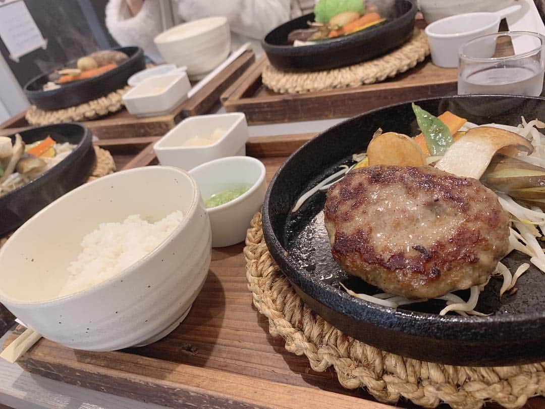 夏川愛実のインスタグラム：「ㅤㅤㅤㅤㅤㅤㅤㅤㅤㅤㅤㅤㅤ ㅤㅤㅤㅤㅤㅤㅤㅤㅤㅤㅤㅤㅤ  練習後に💓 ばーぐ屋ぶりこさん！ ㅤㅤㅤㅤㅤㅤㅤㅤㅤㅤㅤ ㅤㅤㅤㅤㅤㅤㅤㅤㅤㅤㅤ ㅤㅤㅤㅤㅤㅤㅤㅤㅤㅤㅤ #ばーぐ屋ぶりこ#ぶりこばーぐ #大須ランチ#大須#大須商店街#名古屋ランチ ㅤㅤㅤㅤㅤㅤㅤㅤㅤㅤㅤ ㅤㅤㅤㅤㅤㅤㅤㅤㅤㅤㅤ」